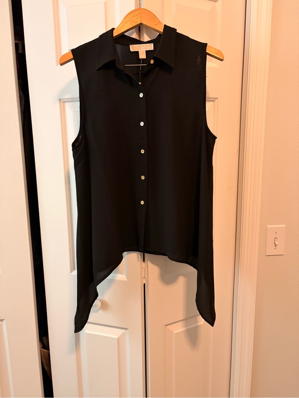 Michael Kors Sleeveless Black Button-Down High-Low Hem Blouse